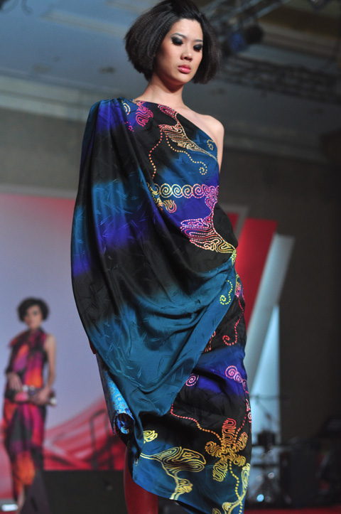 myBatik featuring hanafi batik 