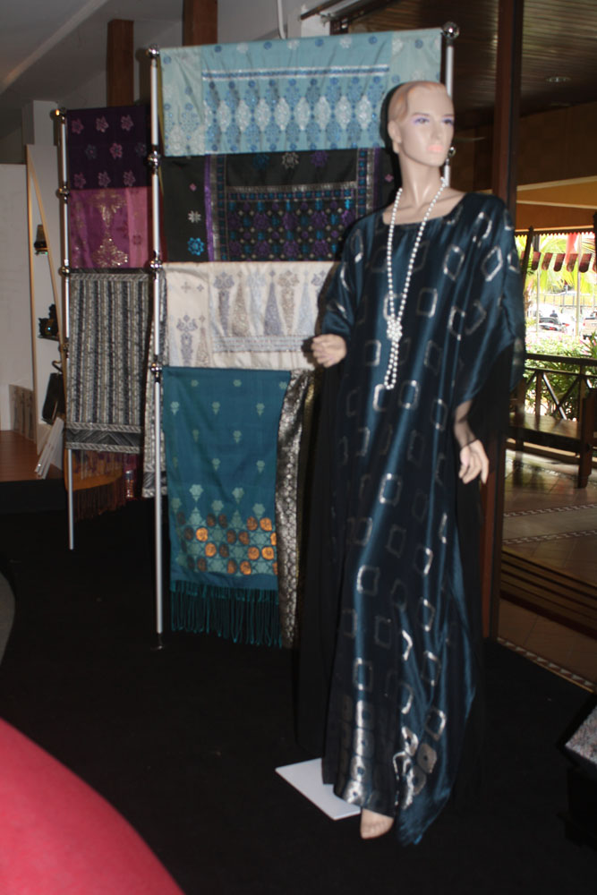 Fashion clothe made from Songkets