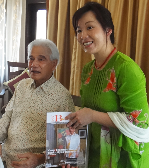 Emilia with Sultan of Perak